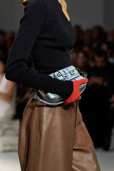 Look 84